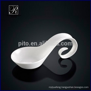 P&T ROYAL WARE Porcelain romantic design plate artistic bowl special spoon for hotel use